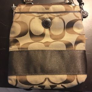 Coach swing back crossbody